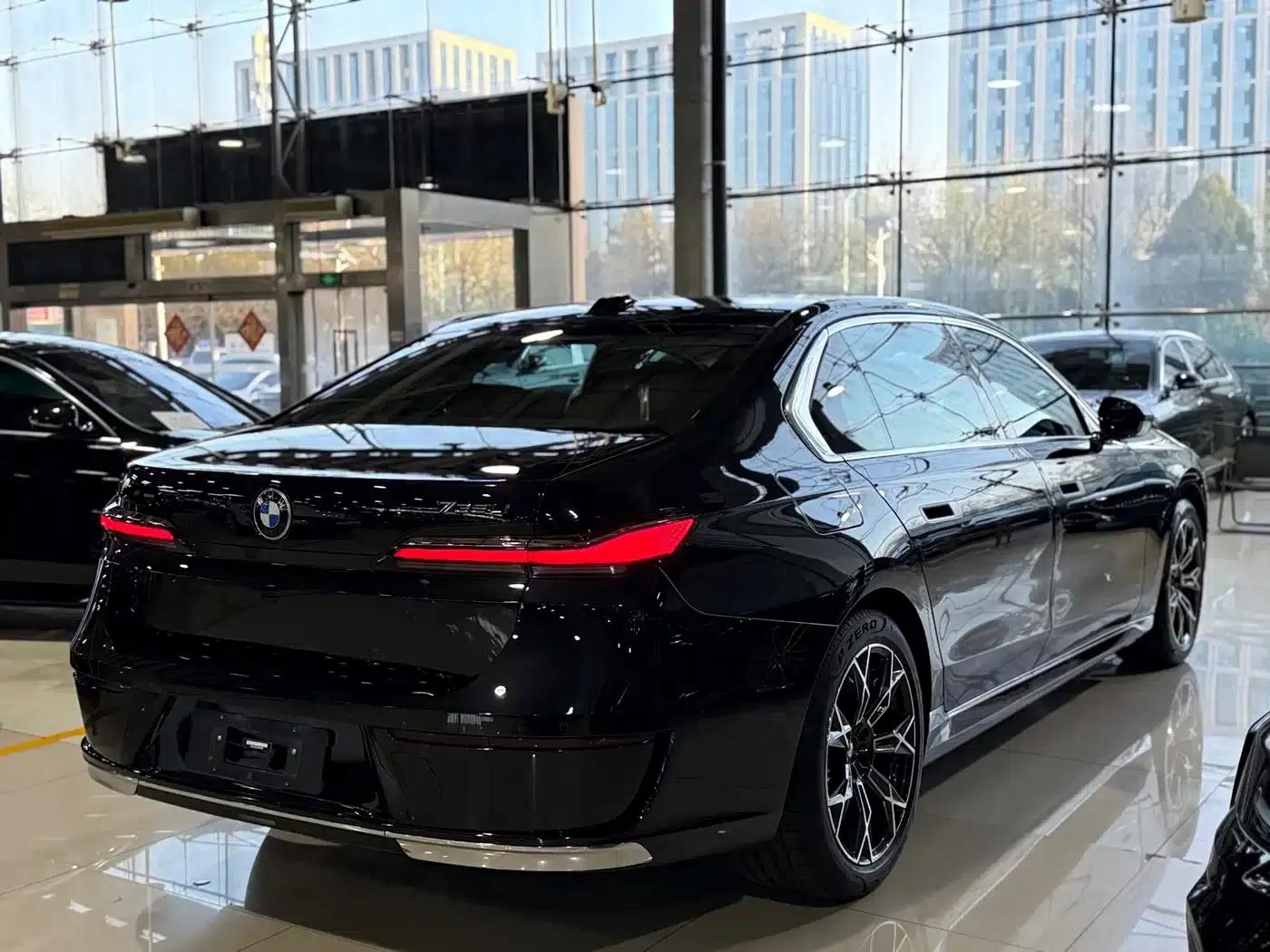 2023 BMW 7 Series 735Li Luxury Package — миниатюра 21