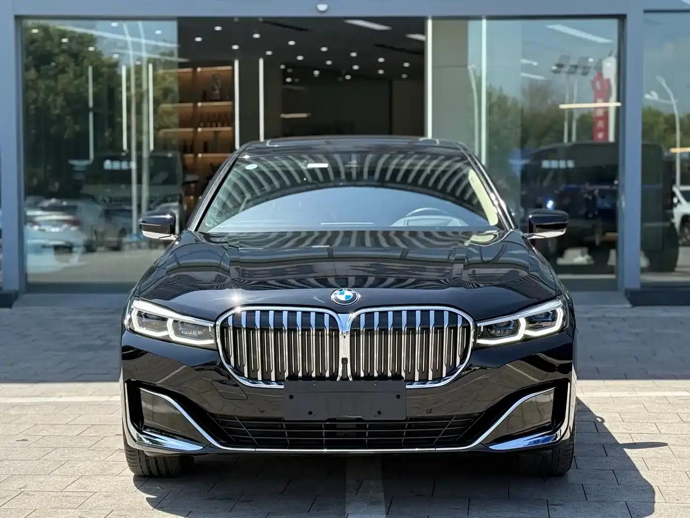2021 BMW 7 Series 740Li Luxury M Sport Package — миниатюра 1