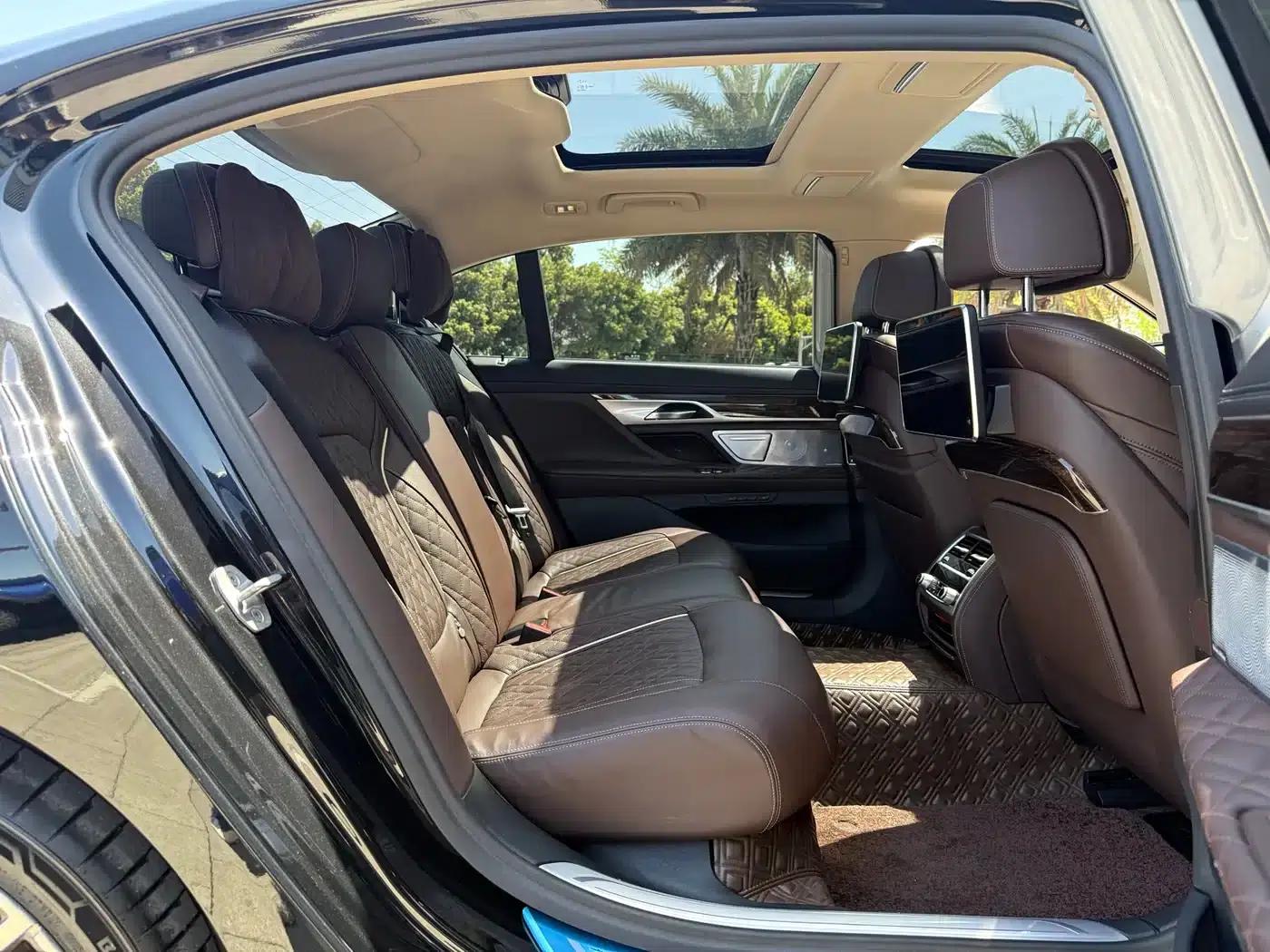 2021 BMW 7 Series 740Li Luxury M Sport Package — миниатюра 8