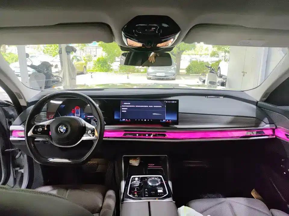 2023 BMW 7 Series 740Li Leading Luxury Package — миниатюра 6