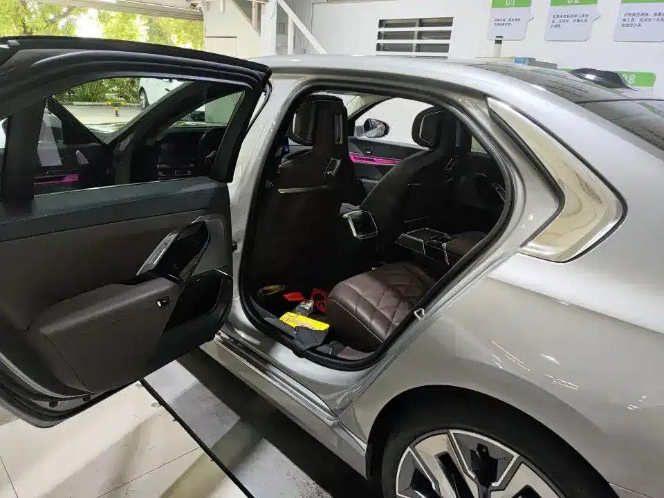 2023 BMW 7 Series 740Li Leading Luxury Package — миниатюра 8