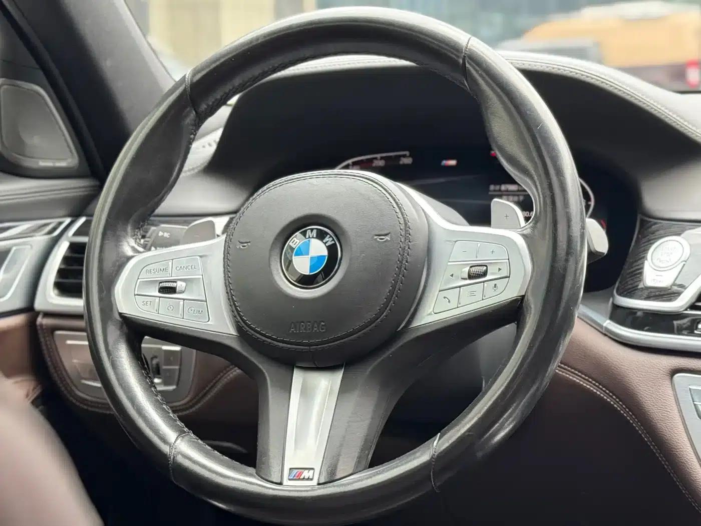 2019 BMW 7 Series Facelift 740Li Leading Edition M Sport Package — миниатюра 12