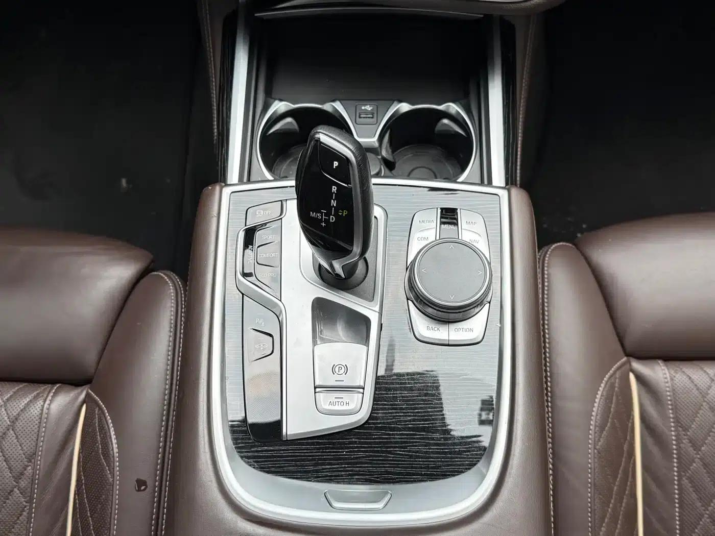 2019 BMW 7 Series Facelift 740Li Leading Edition M Sport Package — миниатюра 14