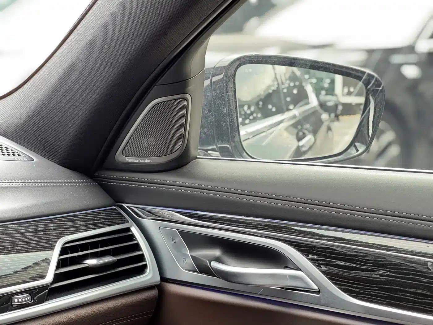 2019 BMW 7 Series Facelift 740Li Leading Edition M Sport Package — миниатюра 15