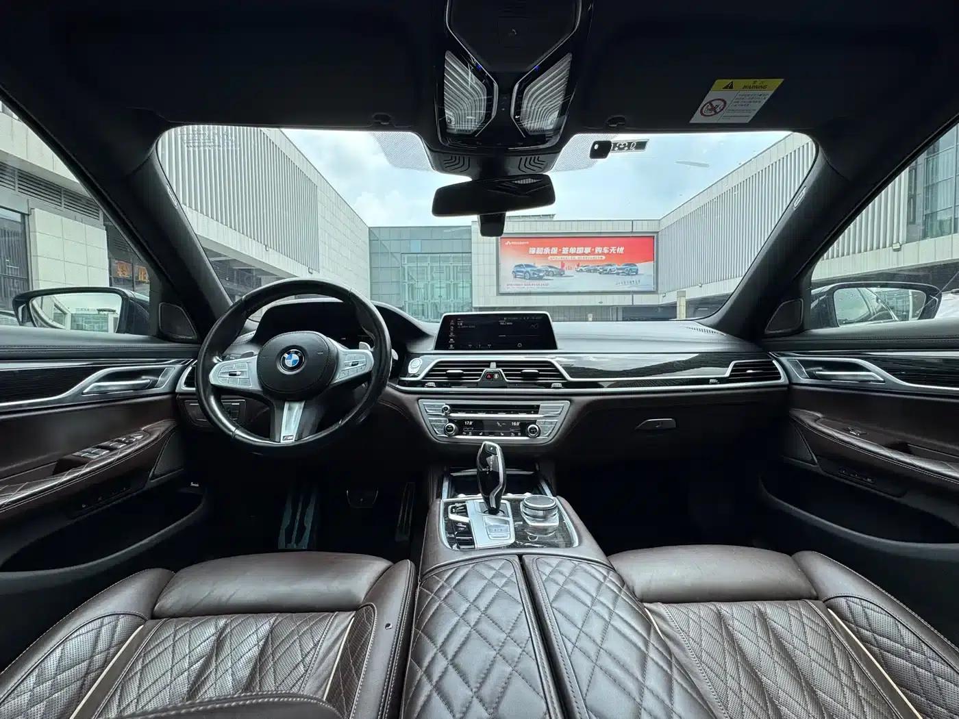 2019 BMW 7 Series Facelift 740Li Leading Edition M Sport Package — миниатюра 16