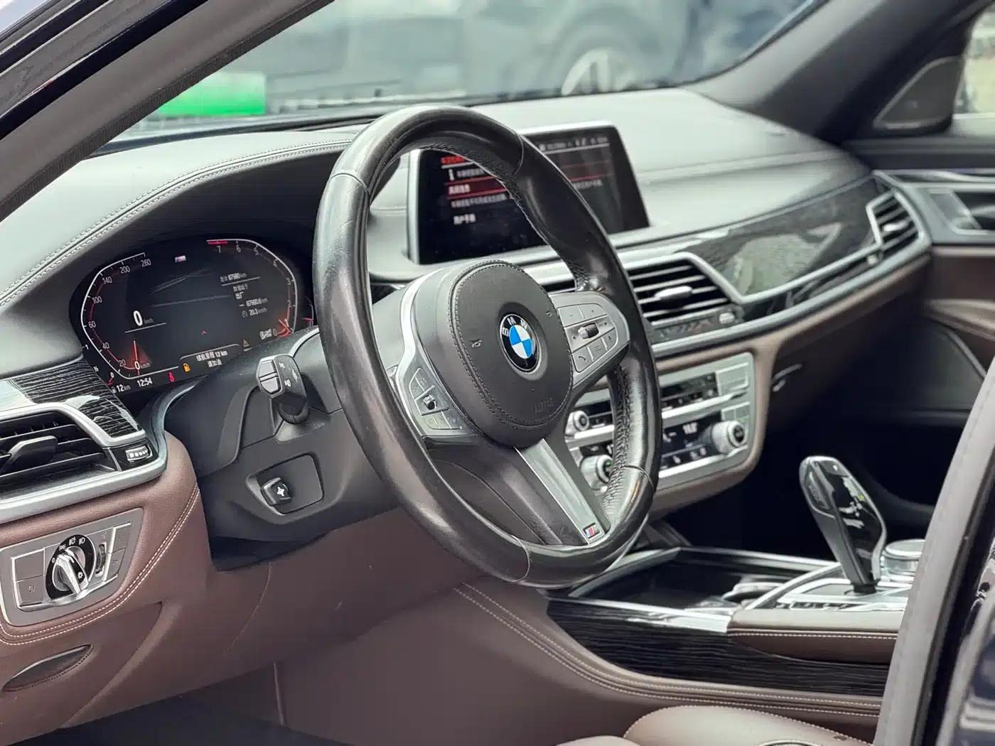 2019 BMW 7 Series Facelift 740Li Leading Edition M Sport Package — миниатюра 8