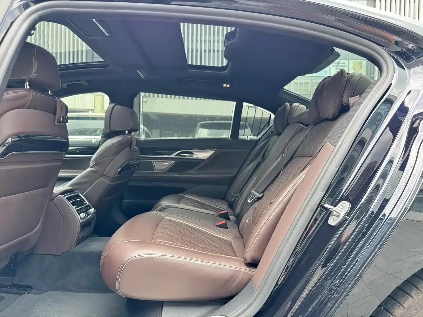2019 BMW 7 Series Facelift 740Li Leading Edition M Sport Package — миниатюра 9