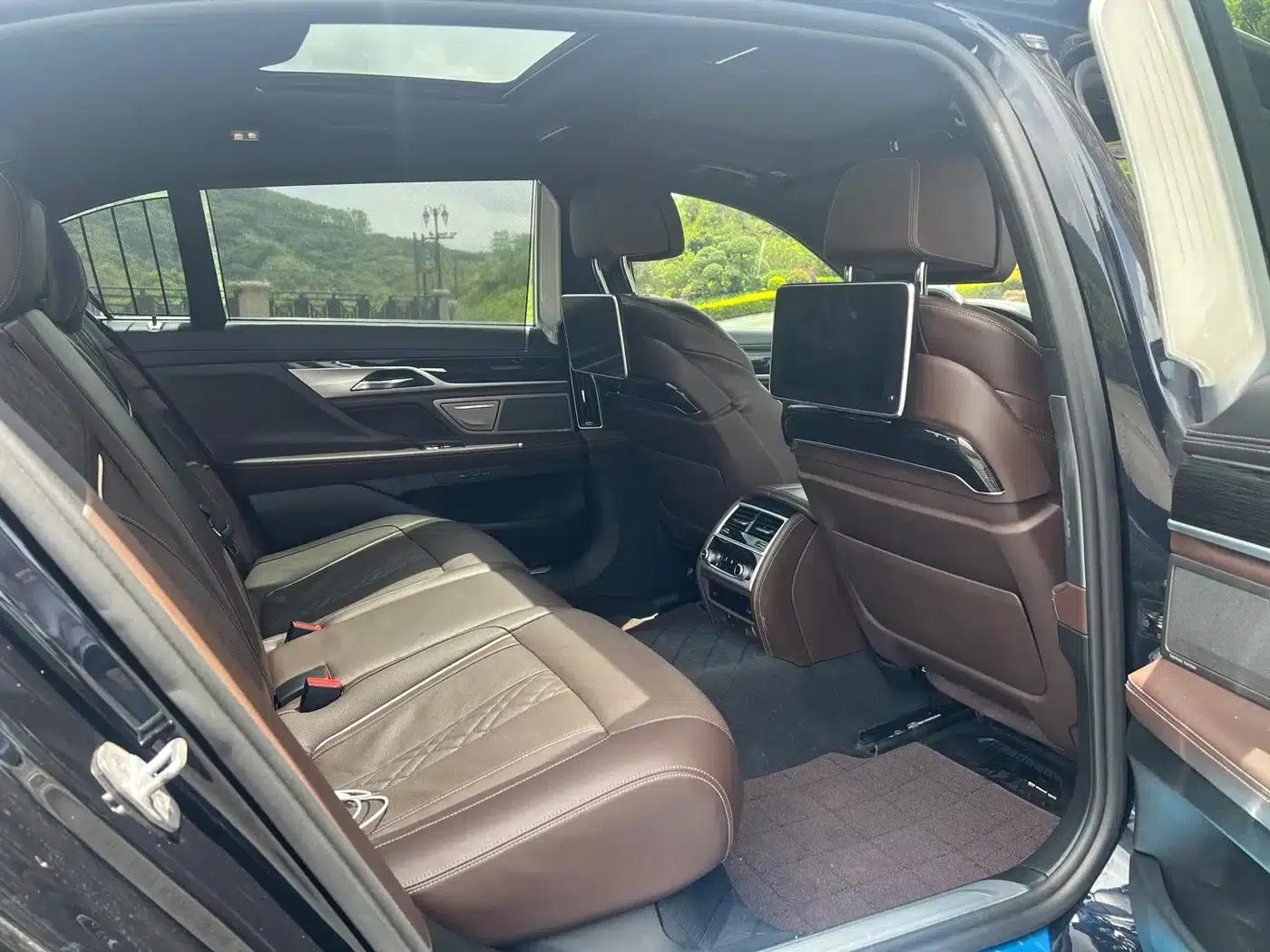 2018 BMW 7 Series 730Li Luxury M Sport Package — миниатюра 10