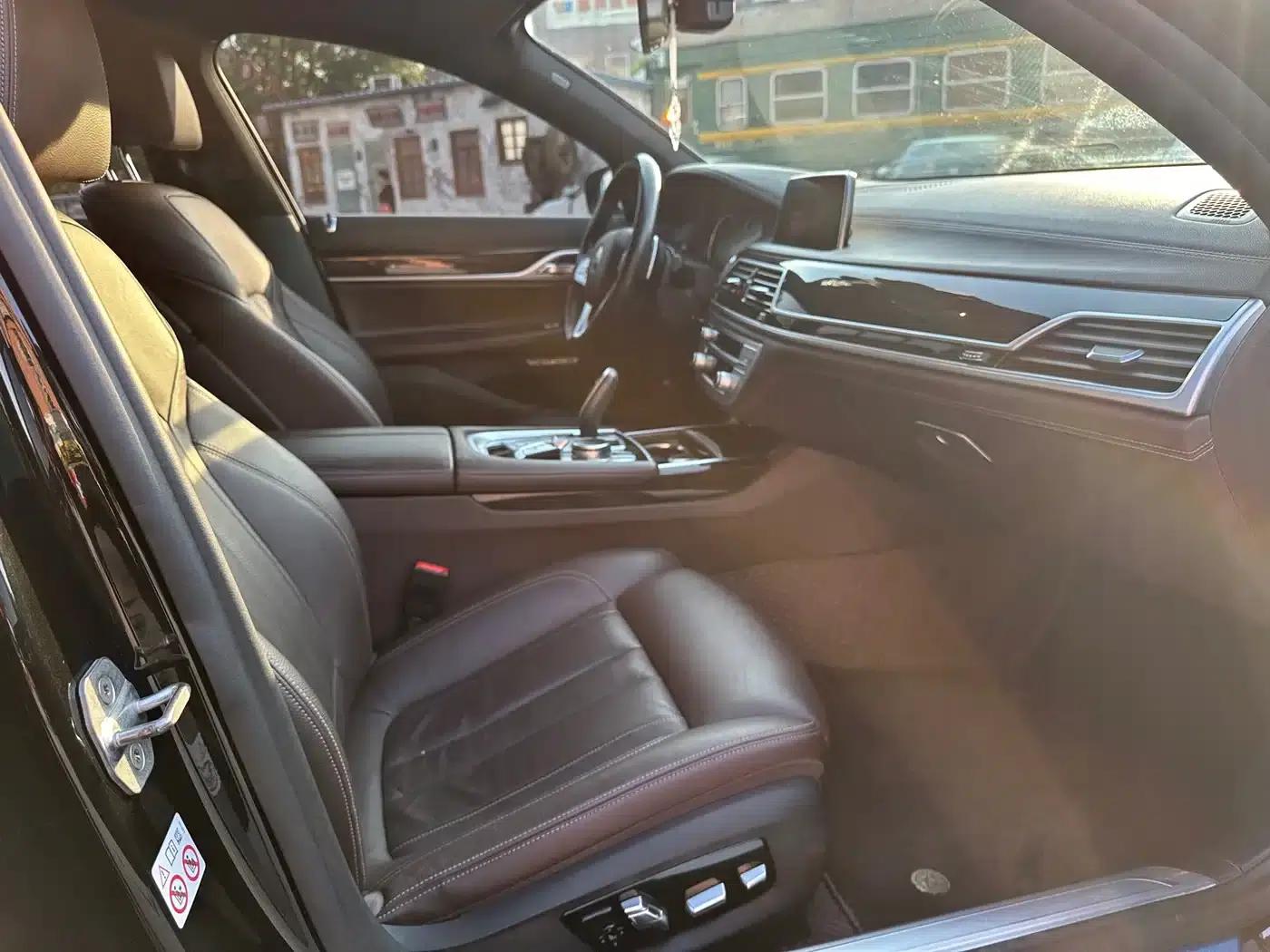 2018 BMW 7 Series 730Li Leading Edition M Sport Package — миниатюра 12