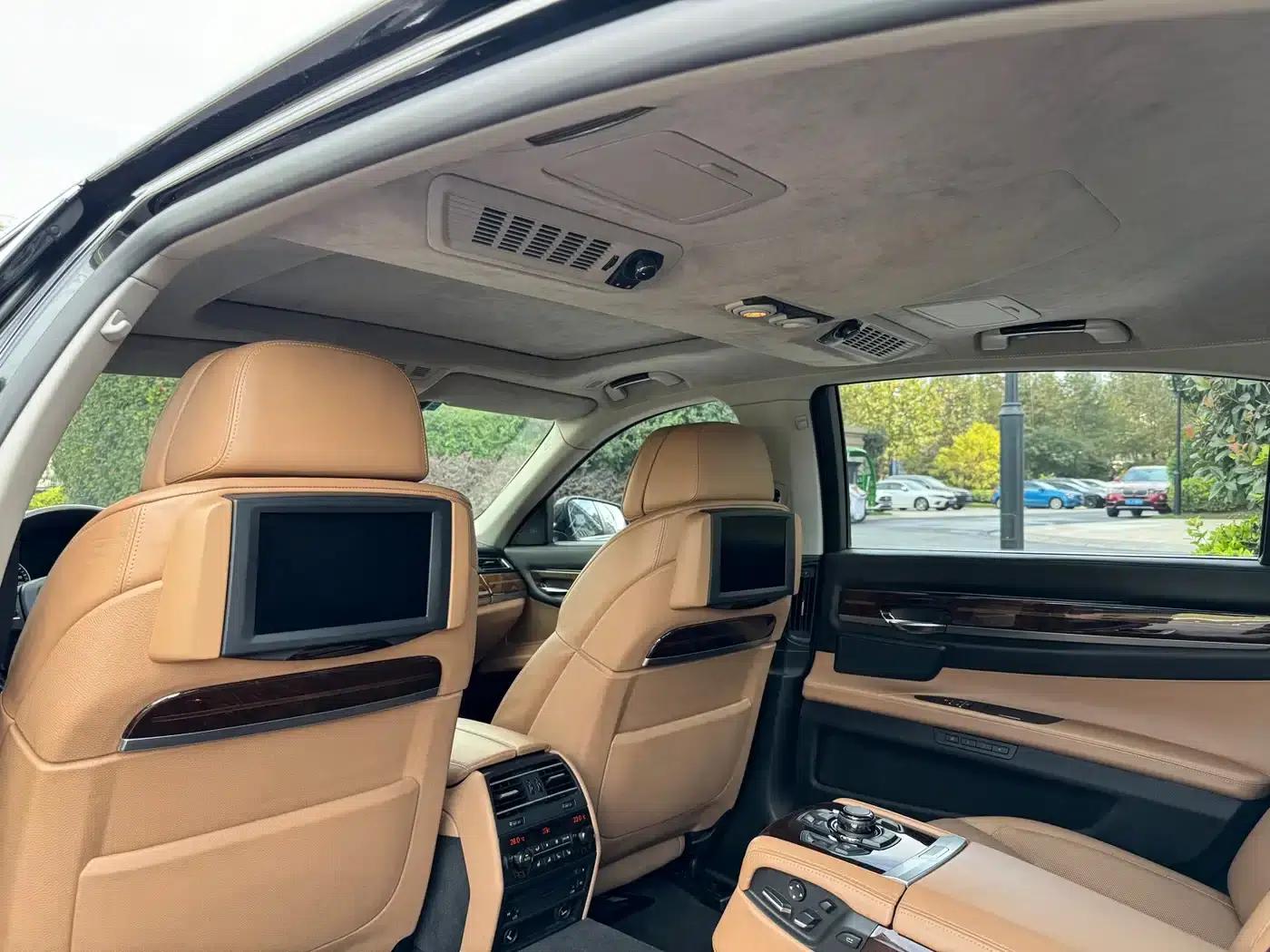 2010 BMW 7 Series 760Li — миниатюра 7