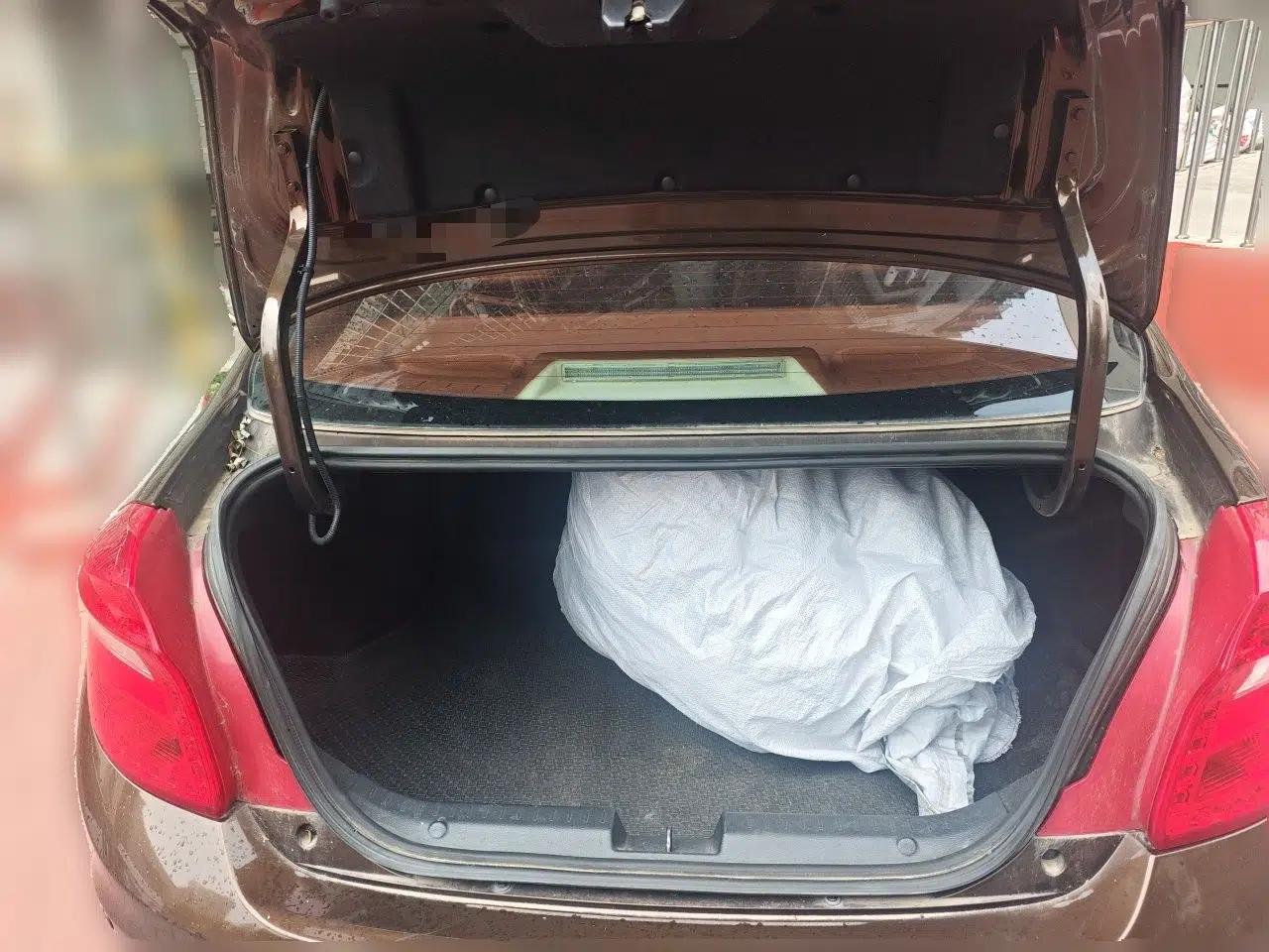 Chery E3 2013 1.5L Manual ZhiShang Model — миниатюра 19