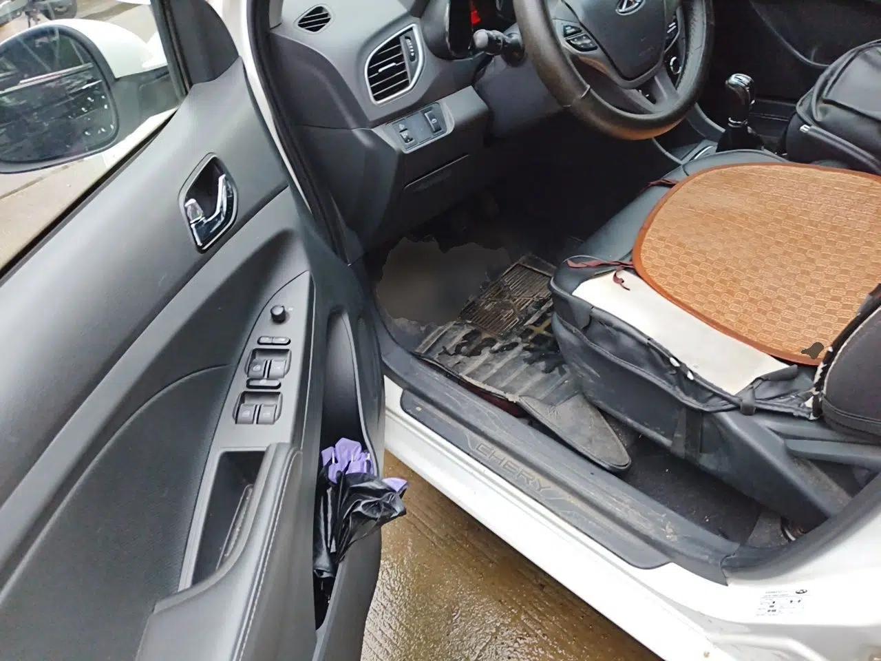 Chery Arrizo 3 2015 1.5L Manual High-End Version — миниатюра 16