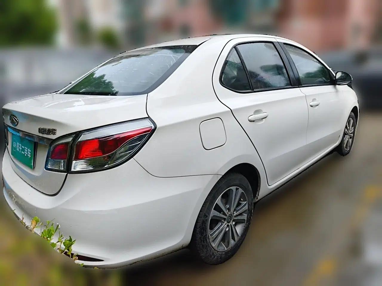 Chery Arrizo 3 2015 1.5L Manual High-End Version — миниатюра 6