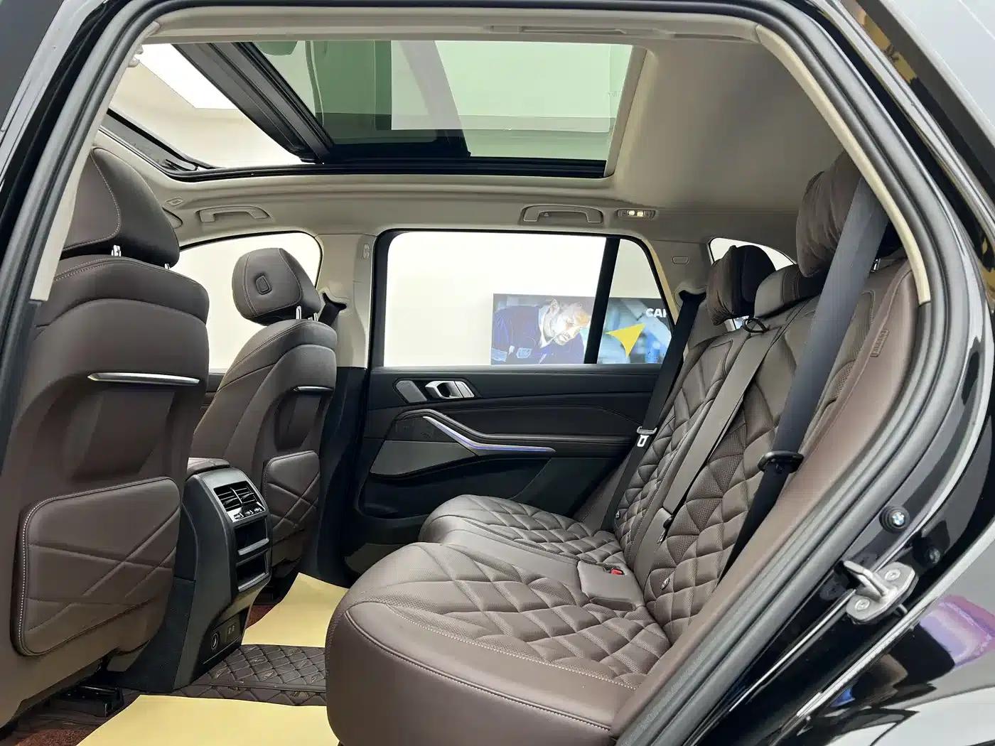 BMW X5 2022 xDrive 30Li Luxury M Sport Package — миниатюра 7