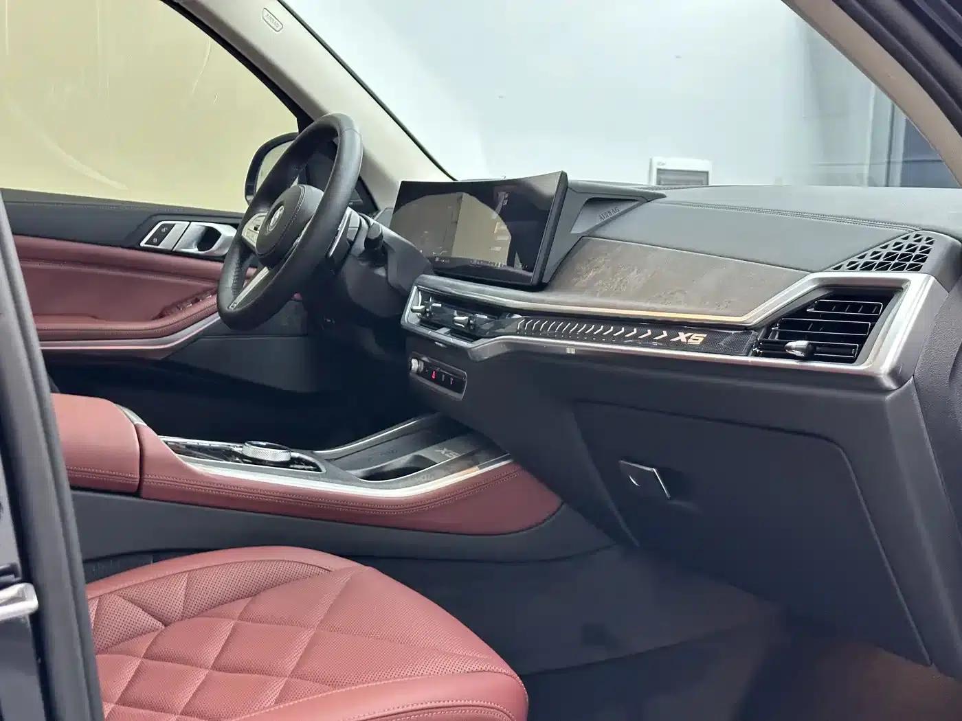 BMW X5 2023 xDrive 30Li M Sport Package — миниатюра 16