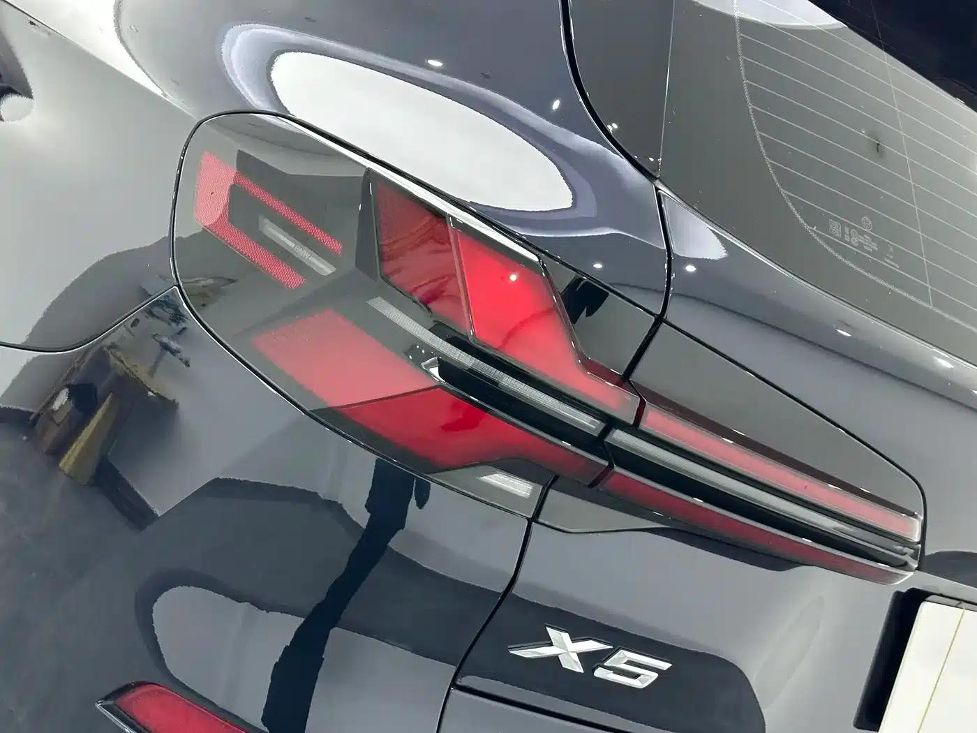 BMW X5 2023 xDrive 30Li M Sport Package — миниатюра 23