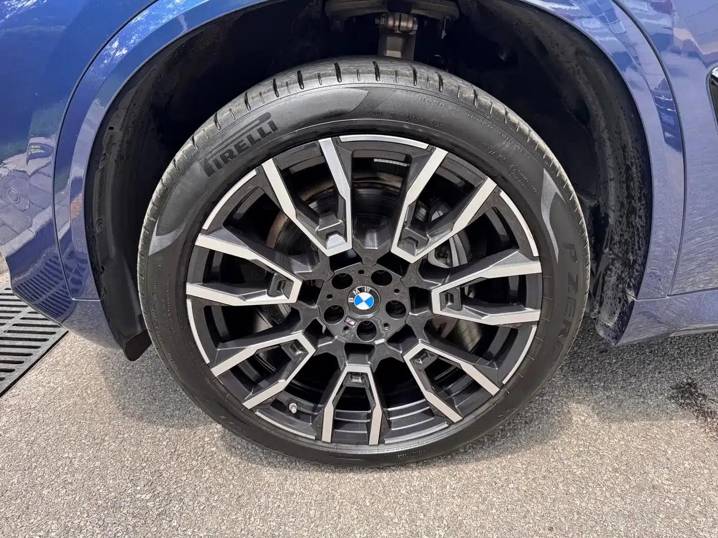 BMW X5 2025 xDrive 40Li M Sport Shadow Edition — миниатюра 22