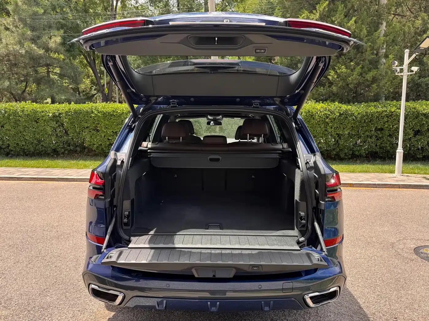 BMW X5 2025 xDrive 40Li M Sport Shadow Edition — миниатюра 6
