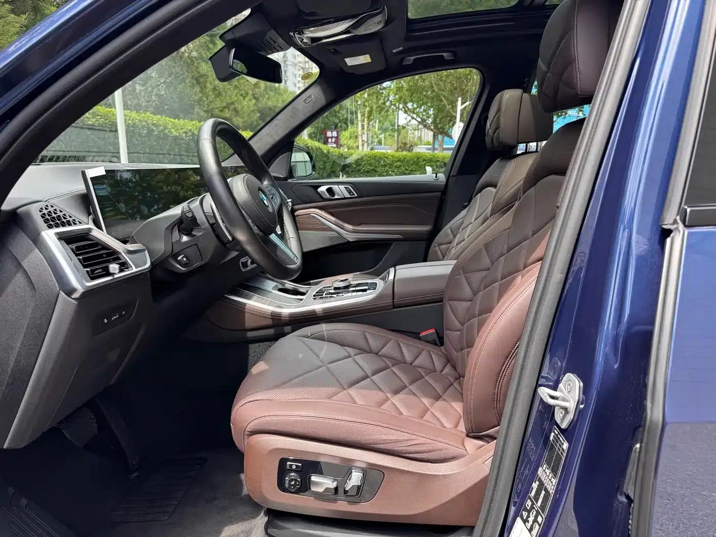 BMW X5 2025 xDrive 40Li M Sport Shadow Edition — миниатюра 8