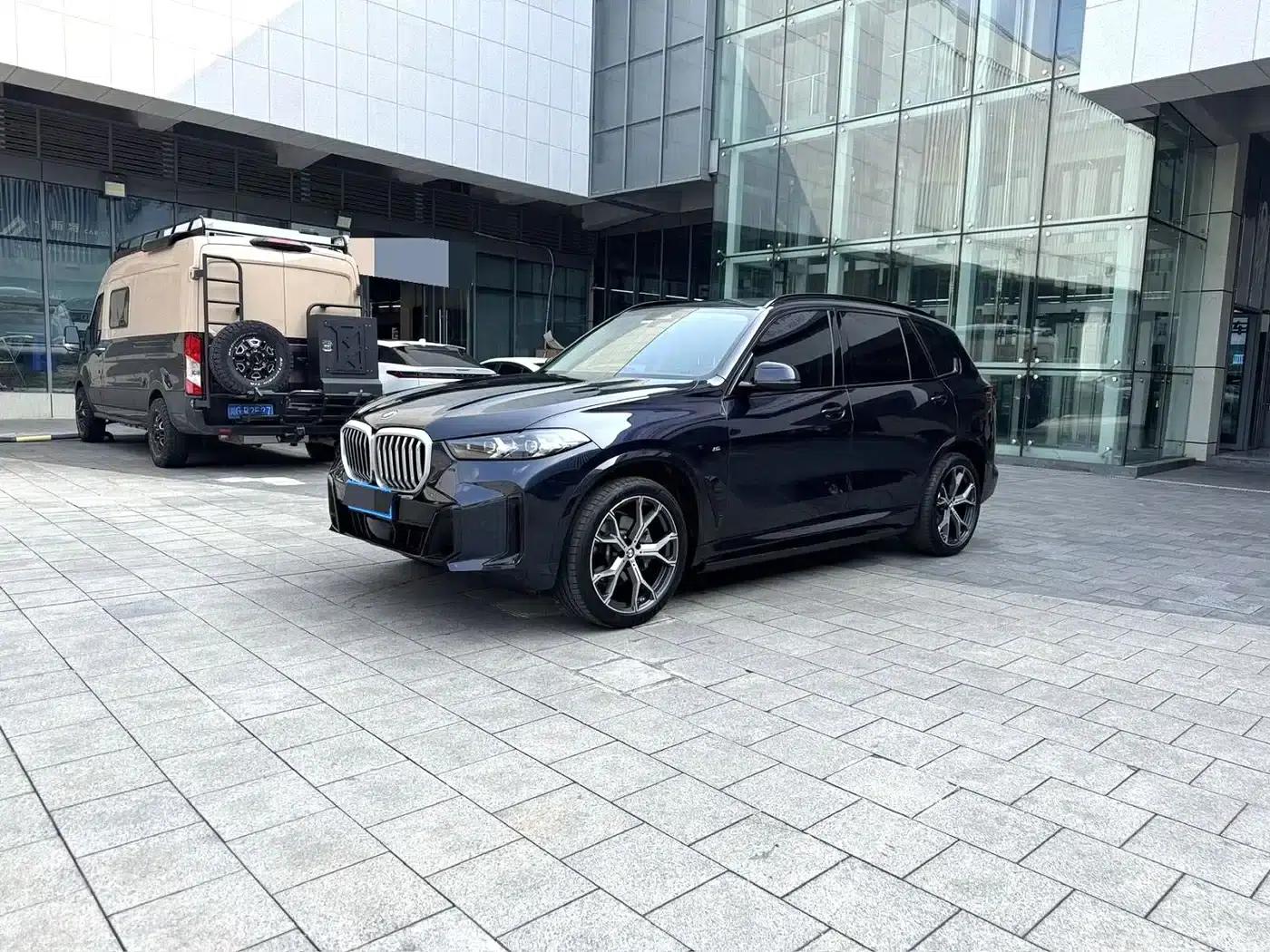 BMW X5 2023 xDrive 30Li M Sport Shadow Edition — миниатюра 1