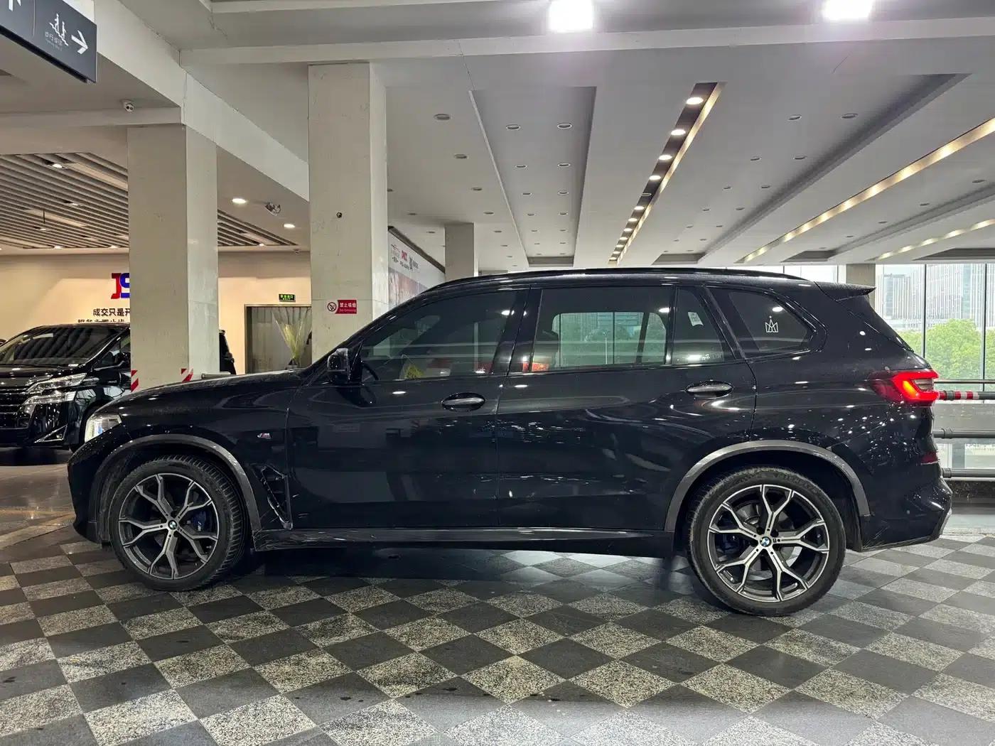 BMW X5 2022 Facelift xDrive 40Li M Sport Package — миниатюра 3