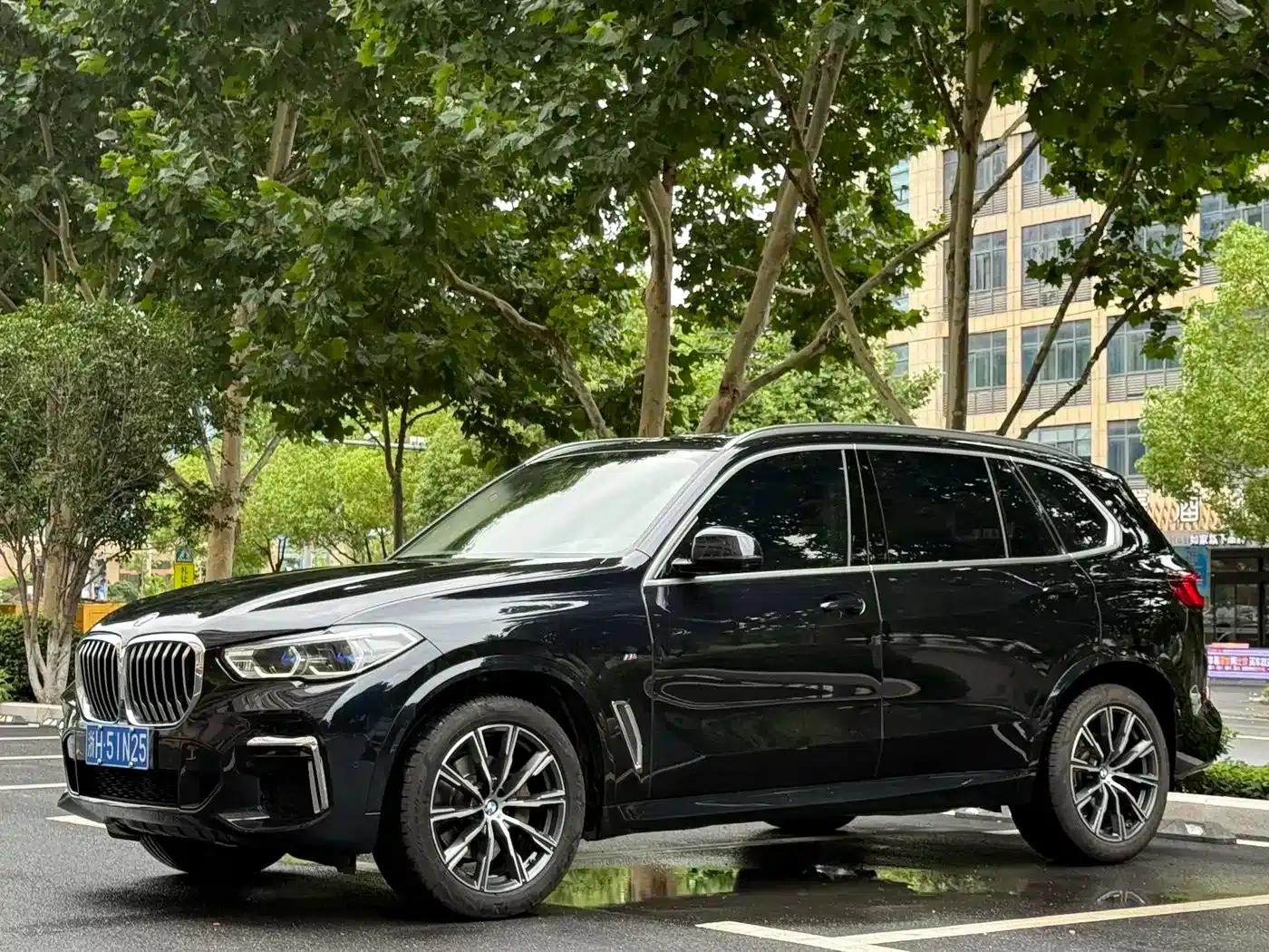 BMW X5 2022 xDrive 30Li Luxury M Sport Package — миниатюра 1