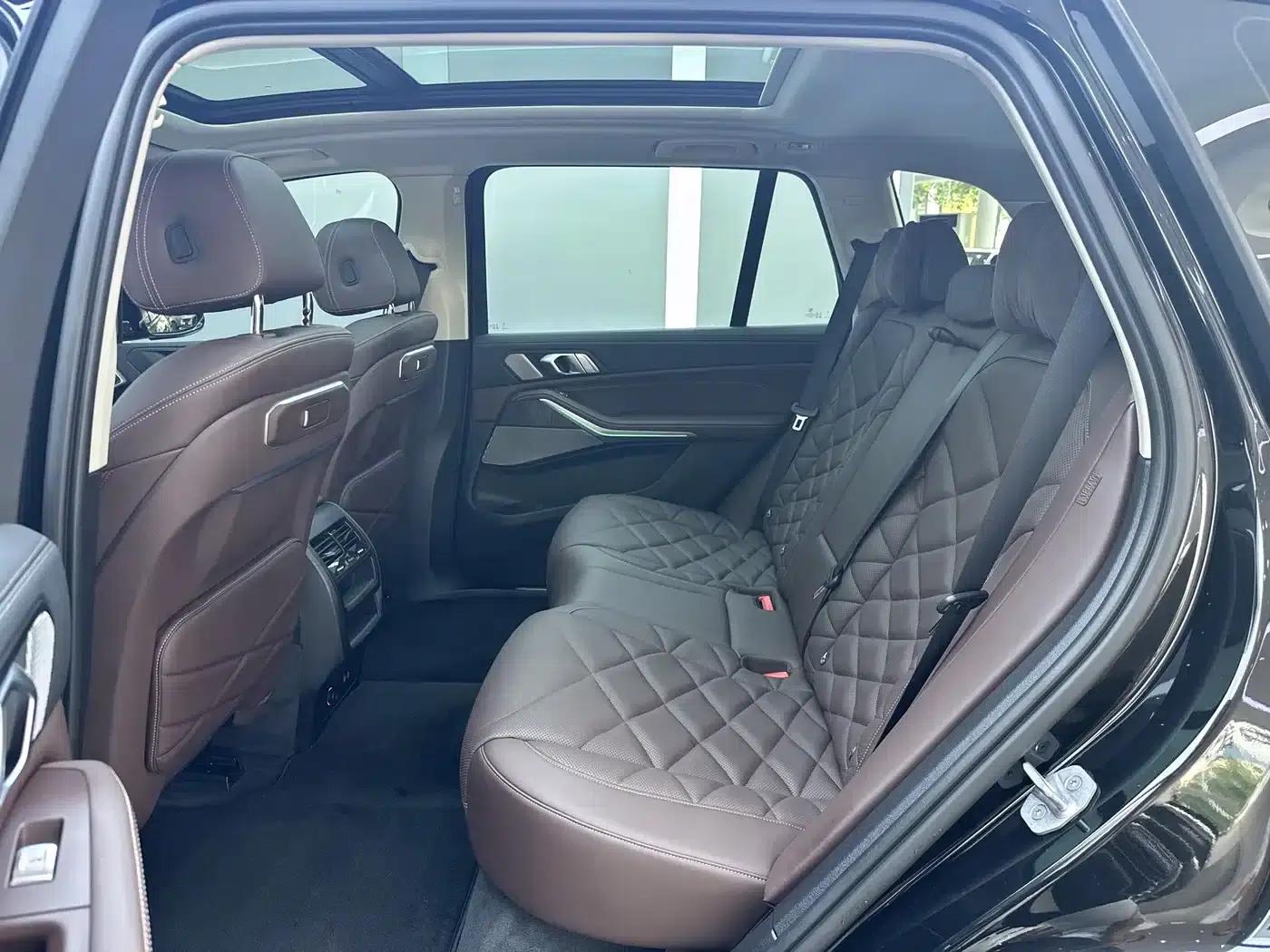 BMW X5 2023 xDrive 30Li M Sport Shadow Edition — миниатюра 14