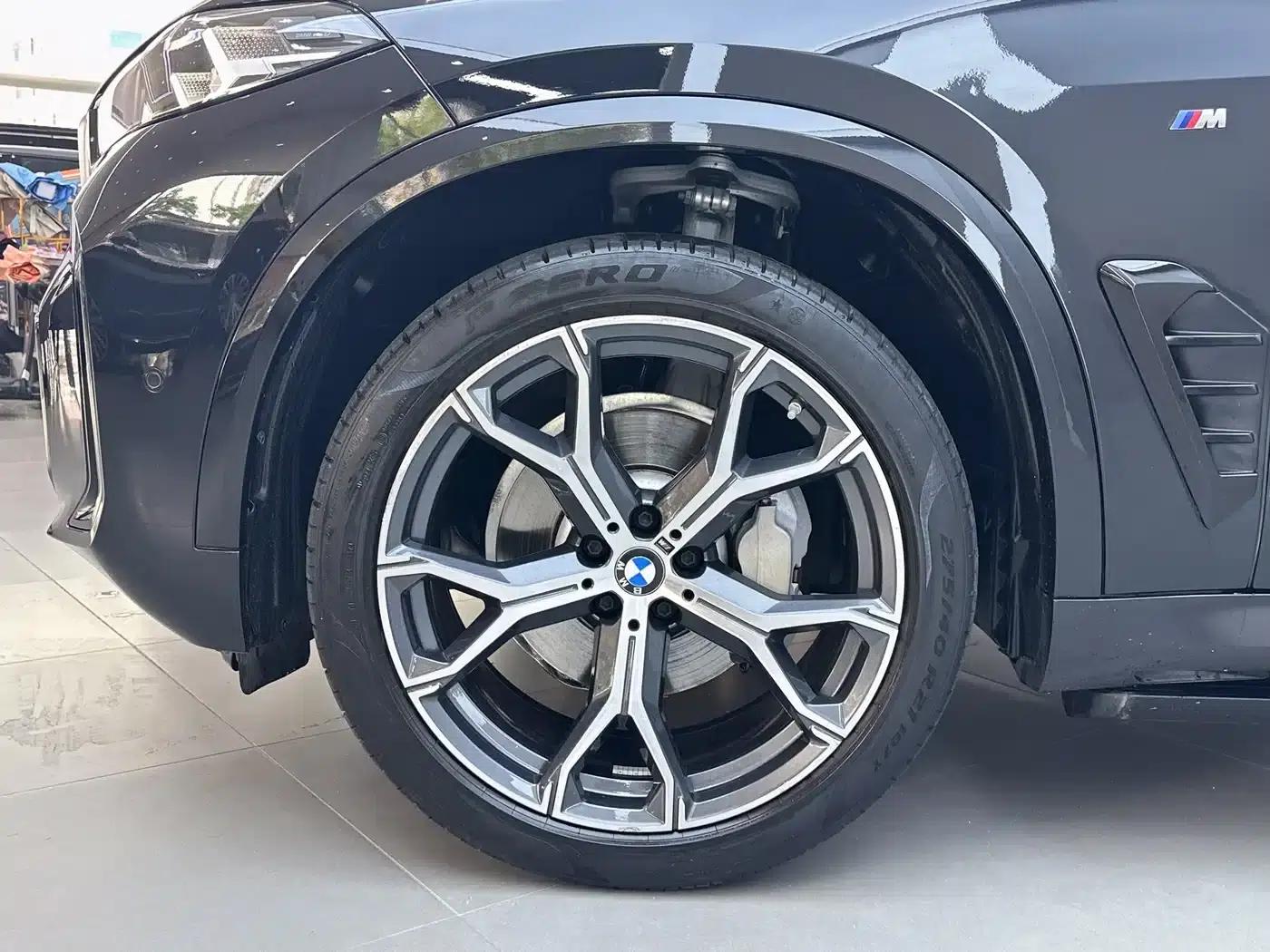 BMW X5 2023 xDrive 30Li M Sport Shadow Edition — миниатюра 15