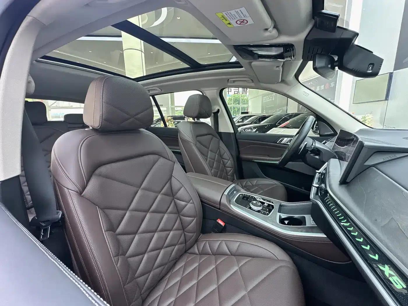 BMW X5 2023 xDrive 30Li M Sport Shadow Edition — миниатюра 3
