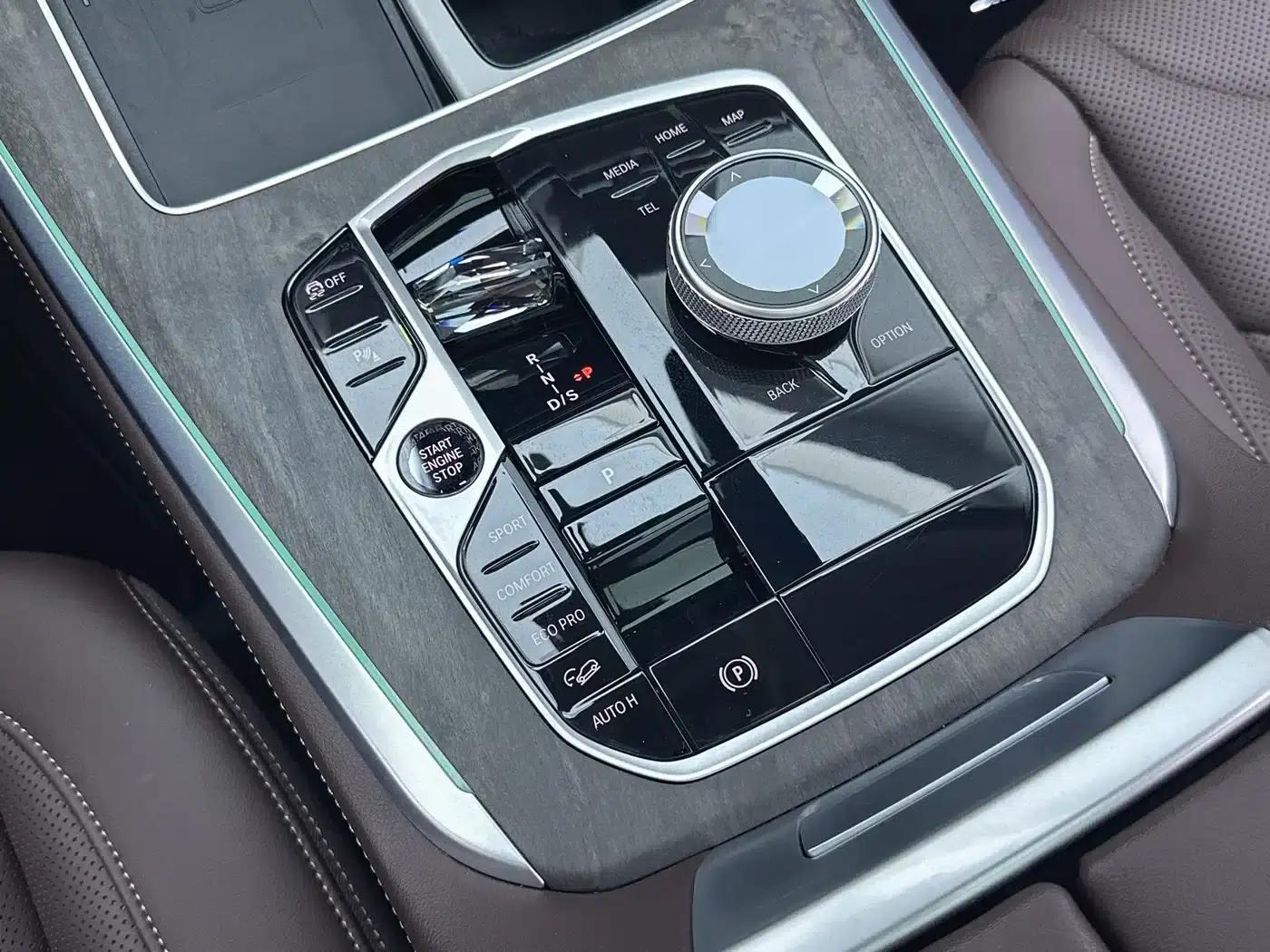 BMW X5 2023 xDrive 30Li M Sport Shadow Edition — миниатюра 7