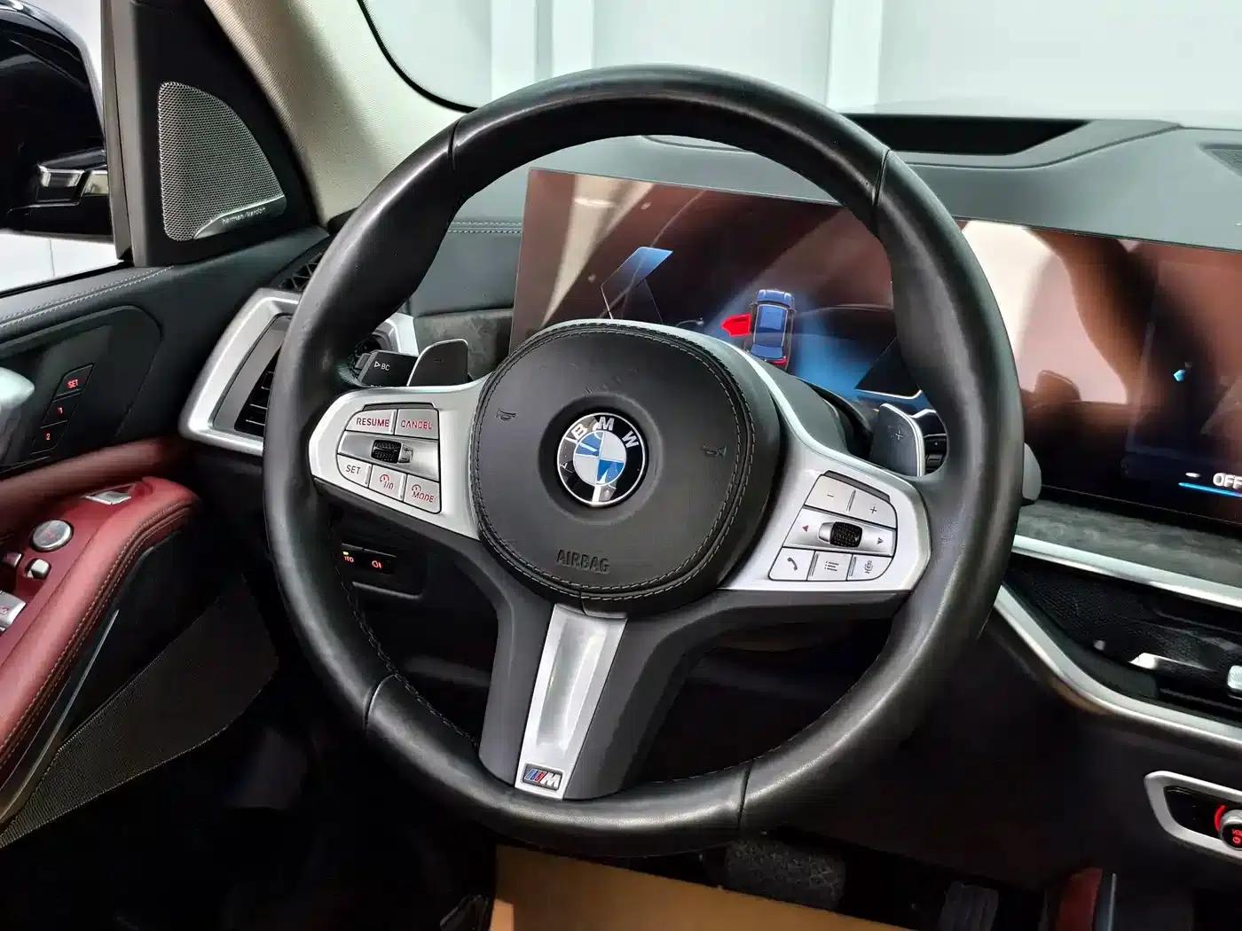 BMW X5 2023 xDrive 30Li M Sport Shadow Edition — миниатюра 11