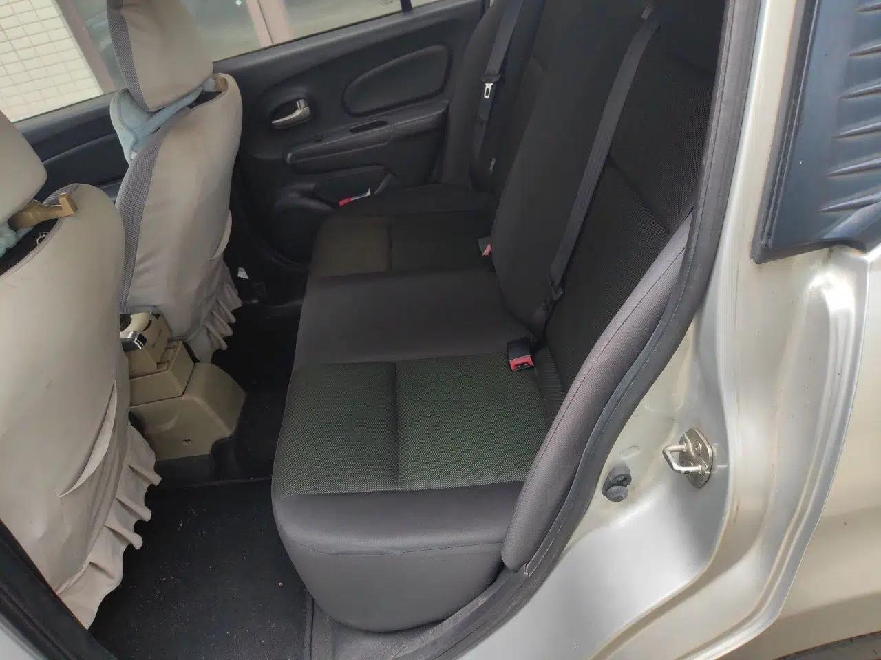 Venucia R50 2014 1.6L Manual Splendid Edition — миниатюра 17