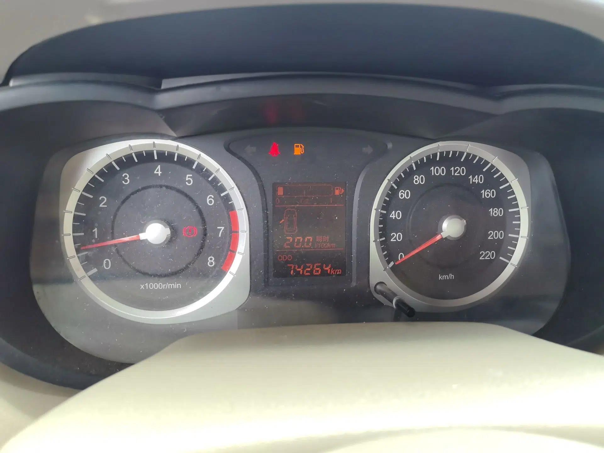 Venucia D50 2013 1.6L Manual Fashion Edition — миниатюра 11