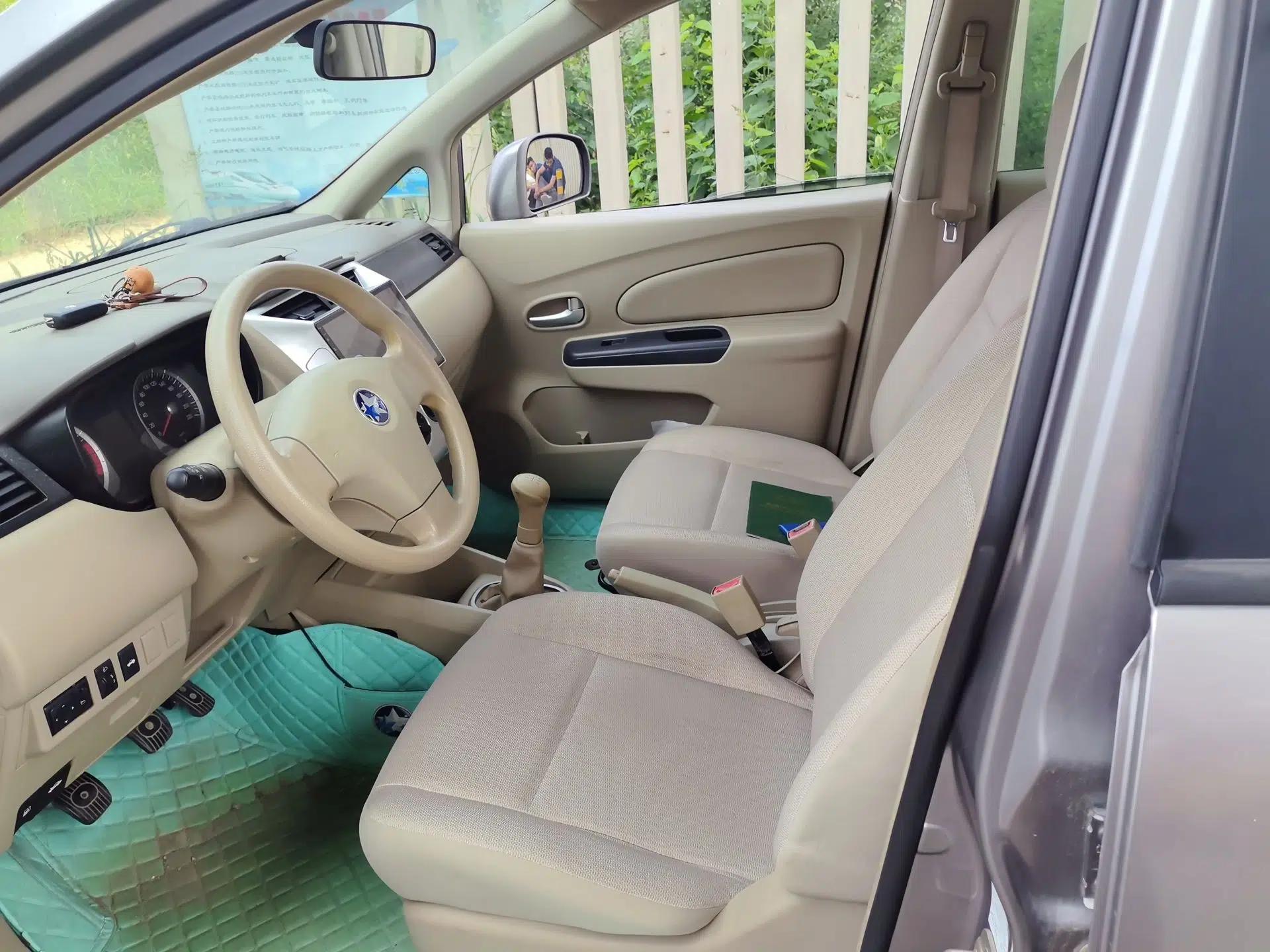 Venucia D50 2013 1.6L Manual Fashion Edition — миниатюра 15