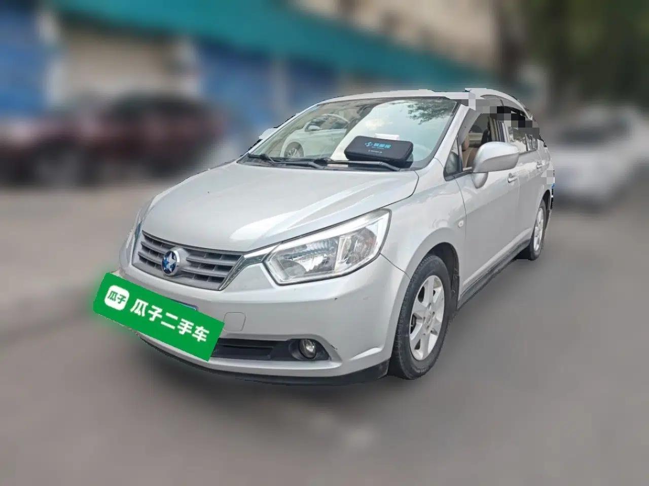 Venucia D50 2013 1.6L Manual Luxury Edition — миниатюра 1