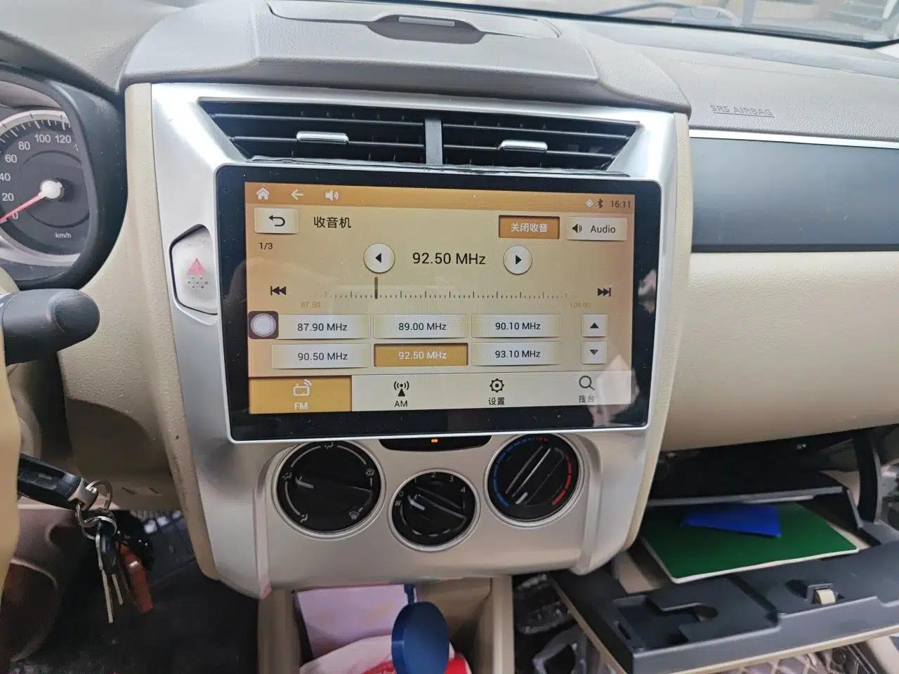 Venucia D50 2013 1.6L Manual Luxury Edition — миниатюра 13