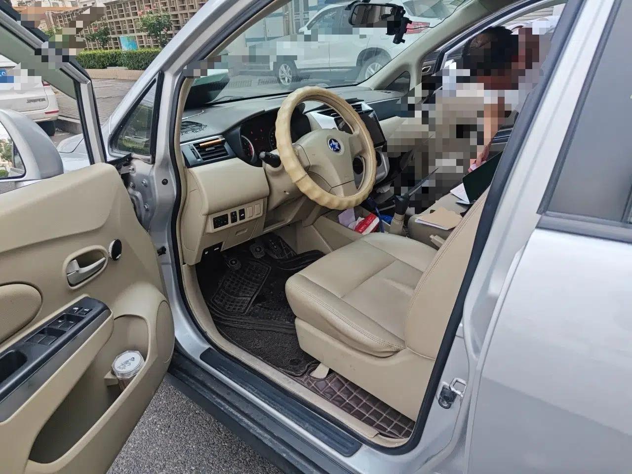 Venucia D50 2013 1.6L Manual Luxury Edition — миниатюра 16