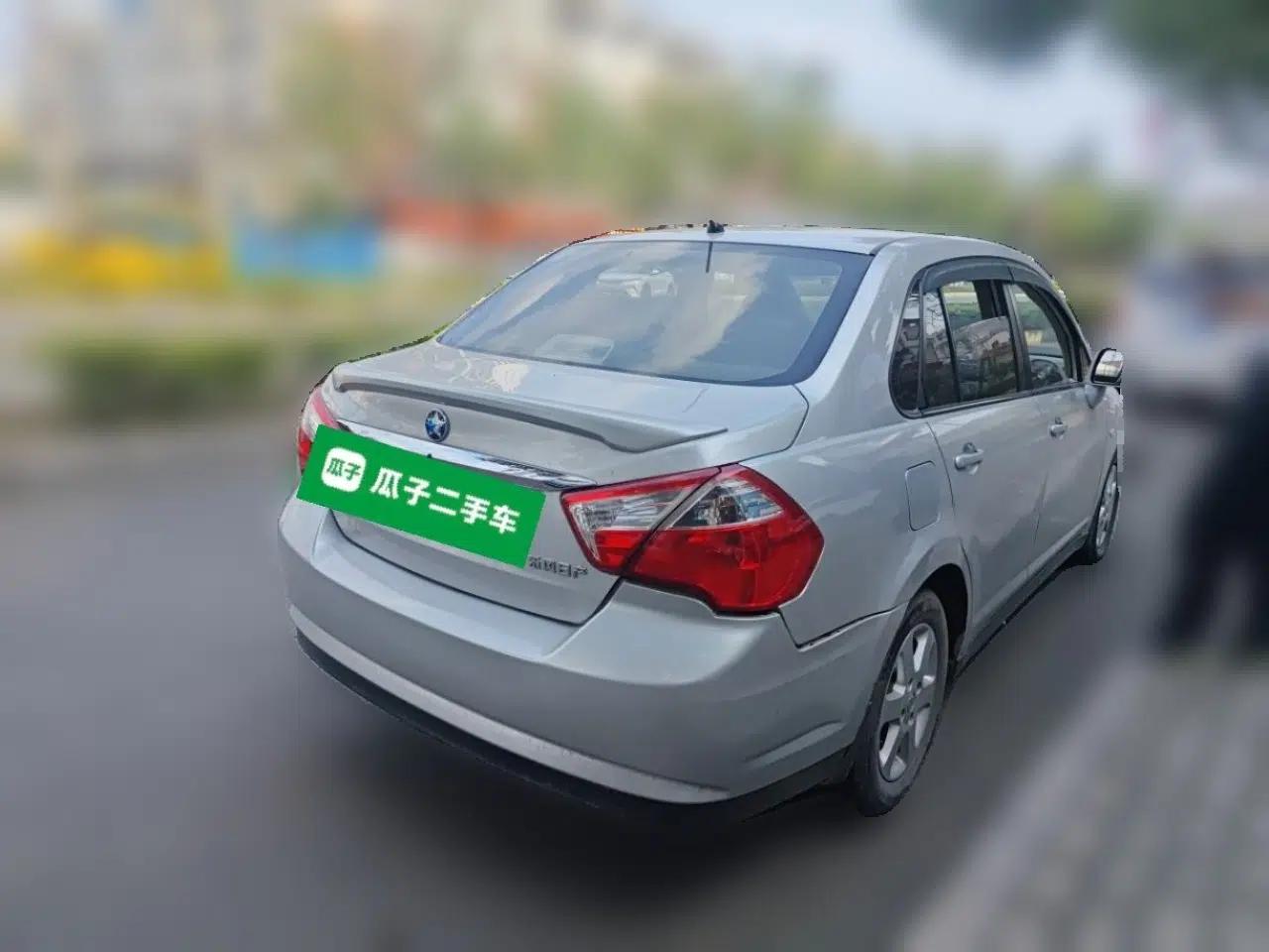 Venucia D50 2013 1.6L Manual Luxury Edition — миниатюра 6