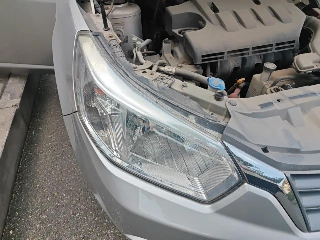Venucia D50 2013 1.6L Manual Luxury Edition — миниатюра 7