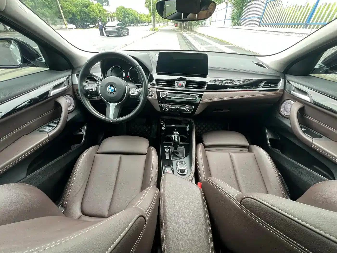 BMW X2 2023 sDrive25i M Sport Shadow Edition — миниатюра 10