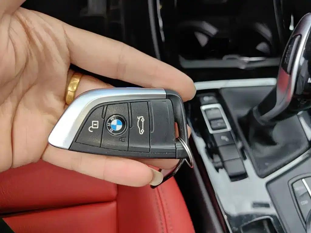 BMW X2 2023 sDrive25i M Sport Shadow Edition — миниатюра 9