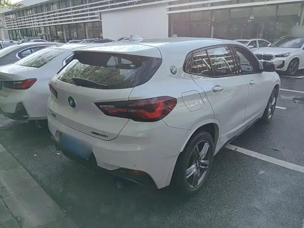 BMW X2 2023 sDrive25i M Sport Shadow Edition — миниатюра 7