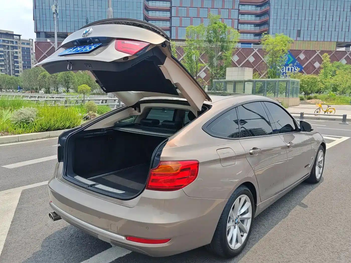 BMW 3 Series GT 2013 320i Luxury Design Package — миниатюра 8