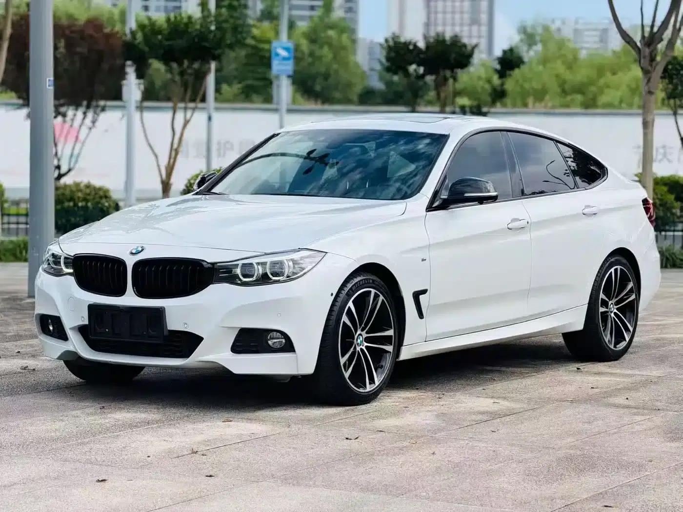 2019 BMW 3 Series GT 330i xDrive M Sport — миниатюра 1