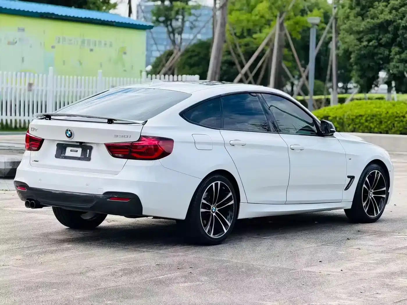 2019 BMW 3 Series GT 330i xDrive M Sport — миниатюра 9