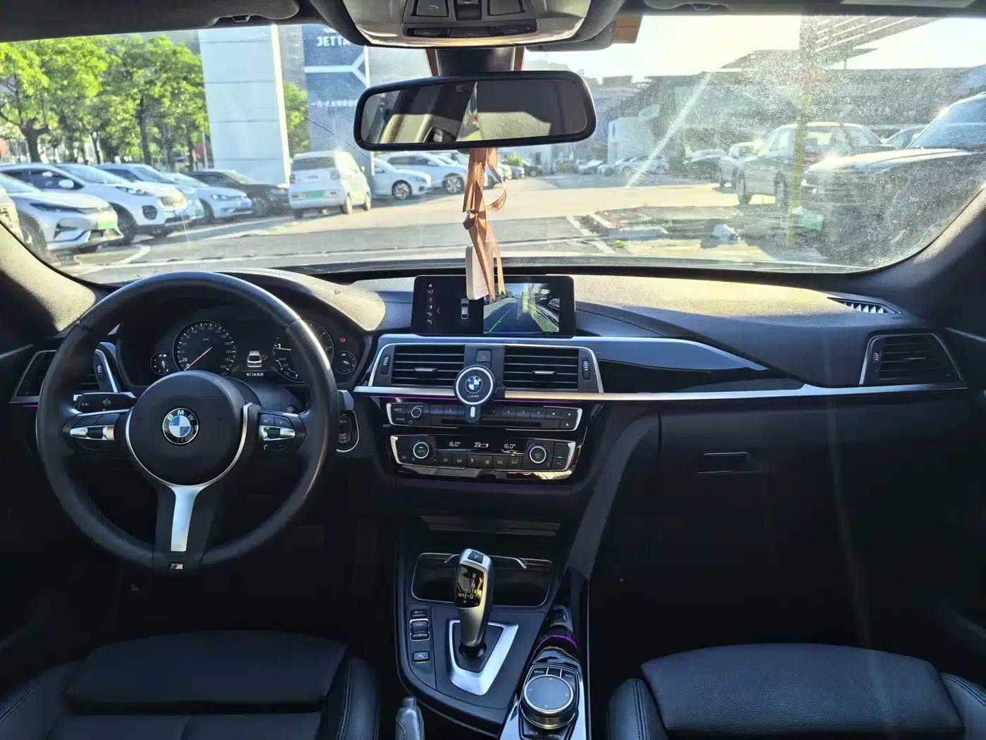2019 BMW 3 Series GT 320i M Sport Package — миниатюра 13