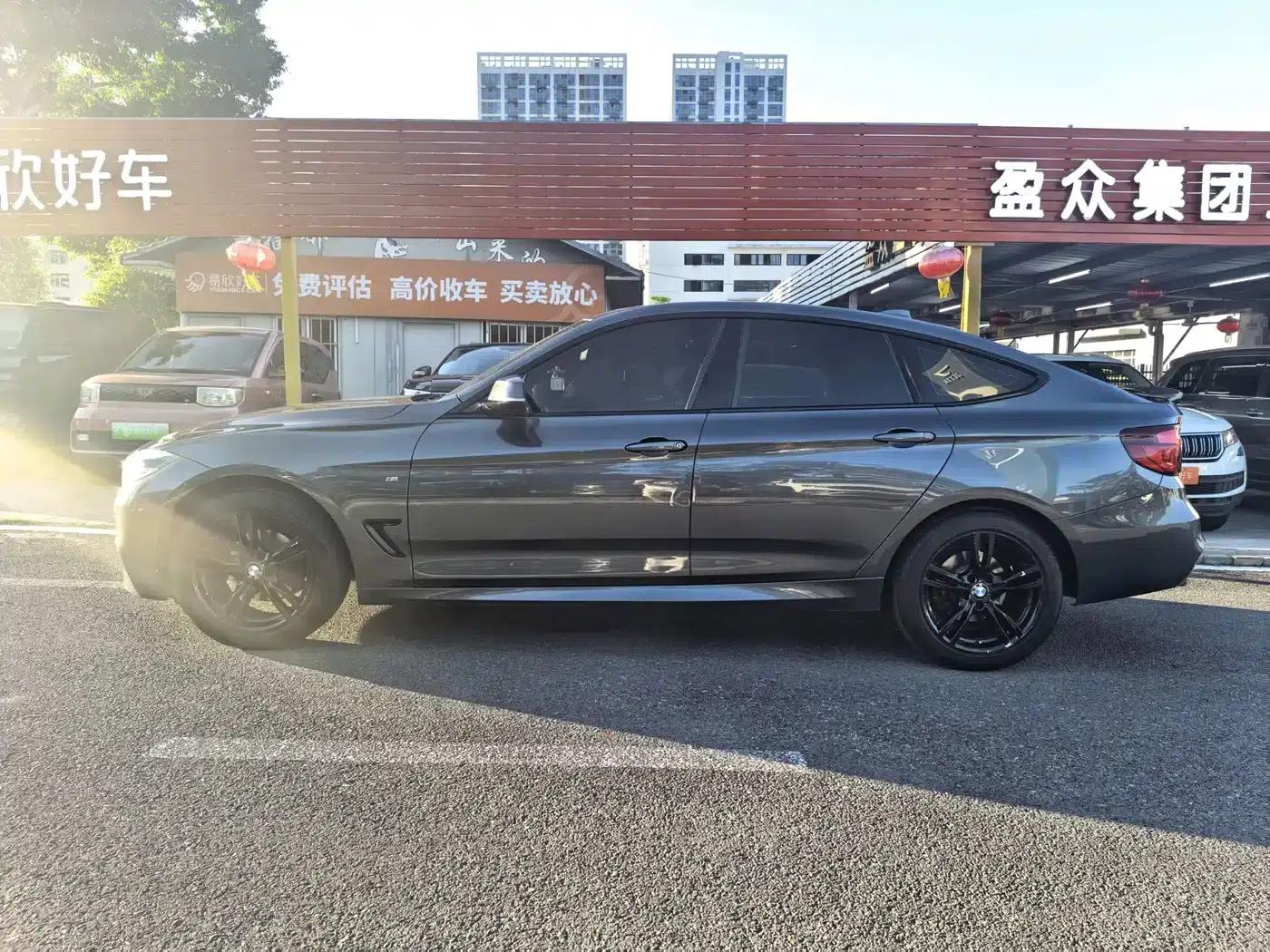 2019 BMW 3 Series GT 320i M Sport Package — миниатюра 4