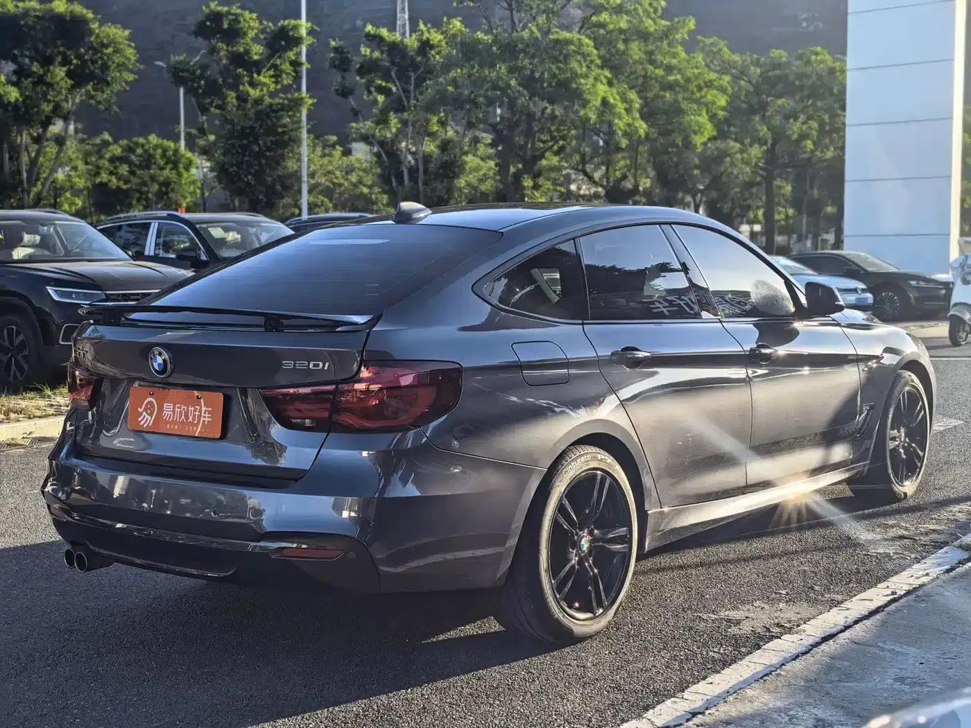 2019 BMW 3 Series GT 320i M Sport Package — миниатюра 7