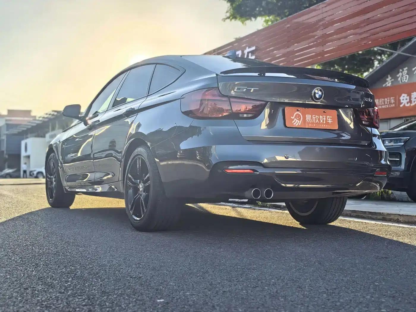 2019 BMW 3 Series GT 320i M Sport Package — миниатюра 9