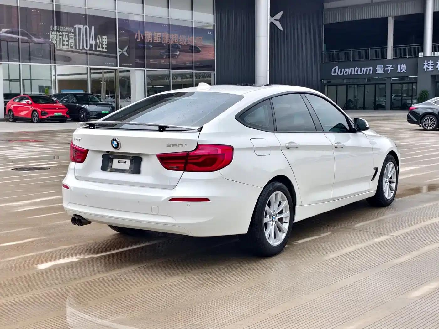 BMW 3 Series GT 2017 320i Fashion Edition — миниатюра 4